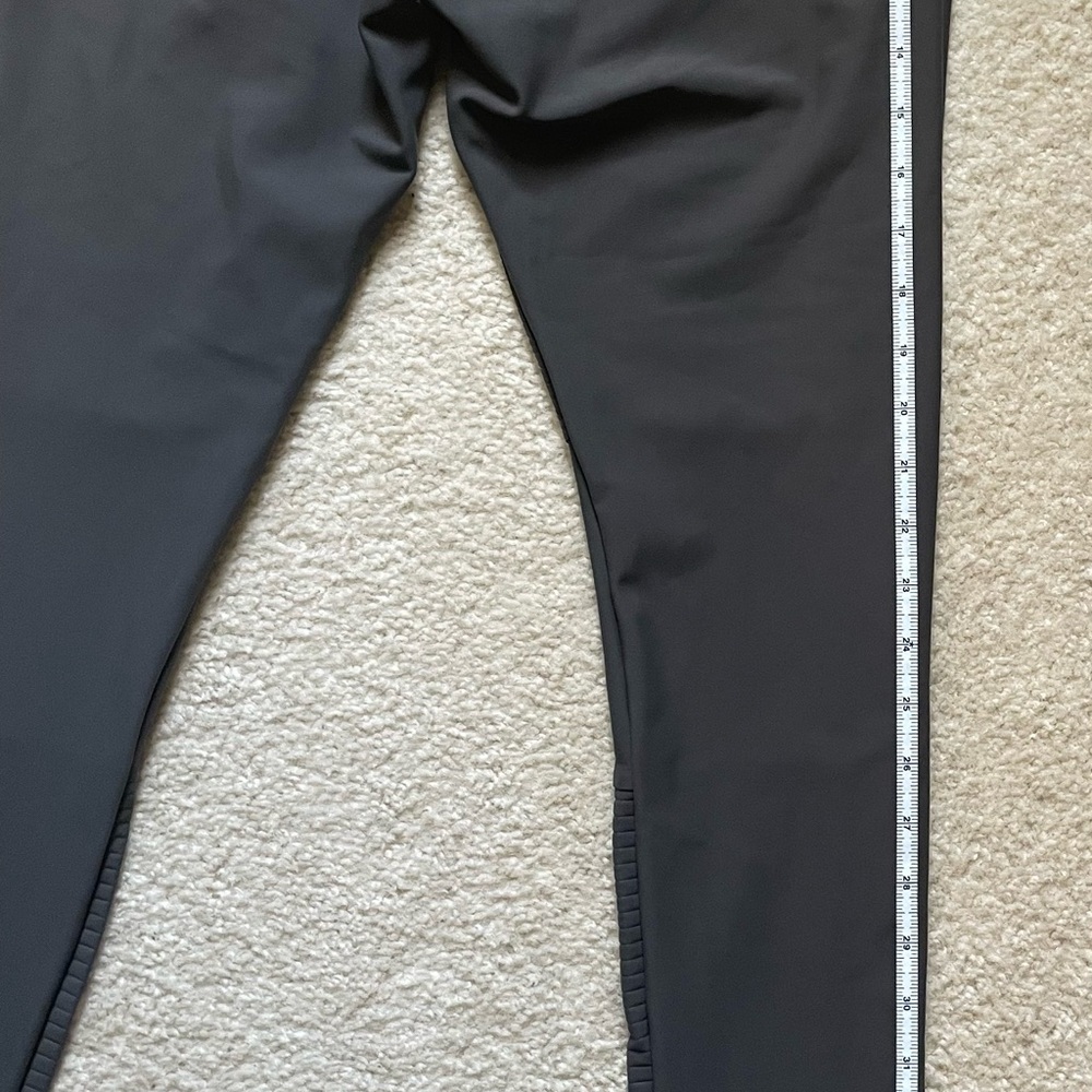 💥Athleta Charcoal Active Leggings - Picture 6 of 7